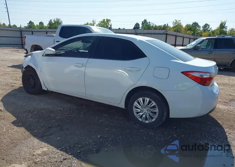 2015 Toyota Corolla L z USA, uszkodzony, nr VIN 5YFBURHE8FP313149